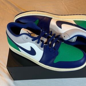 Jordan 1 Low - Sail/Deep Royal Blue sz 15